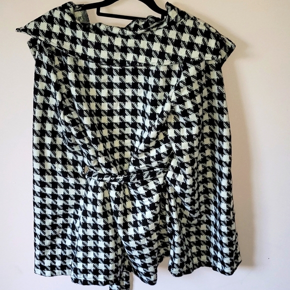 Houndstooth Belted Cape - Picture 2 of 2
